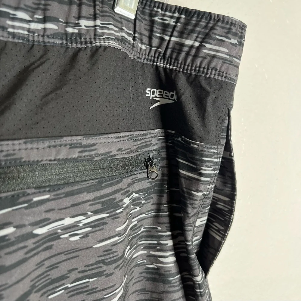 Speedo Shorts Men XXL Swim Trunks 38 40 Printed Gray Black Techvolley Lined  B13